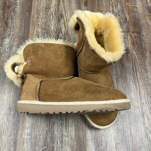 Y2k UGG  brown suede boots with fur lining and rope bow tie detail on back